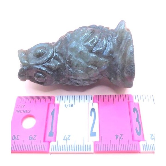Labradorite Owl Carving - Picture 4 of 5